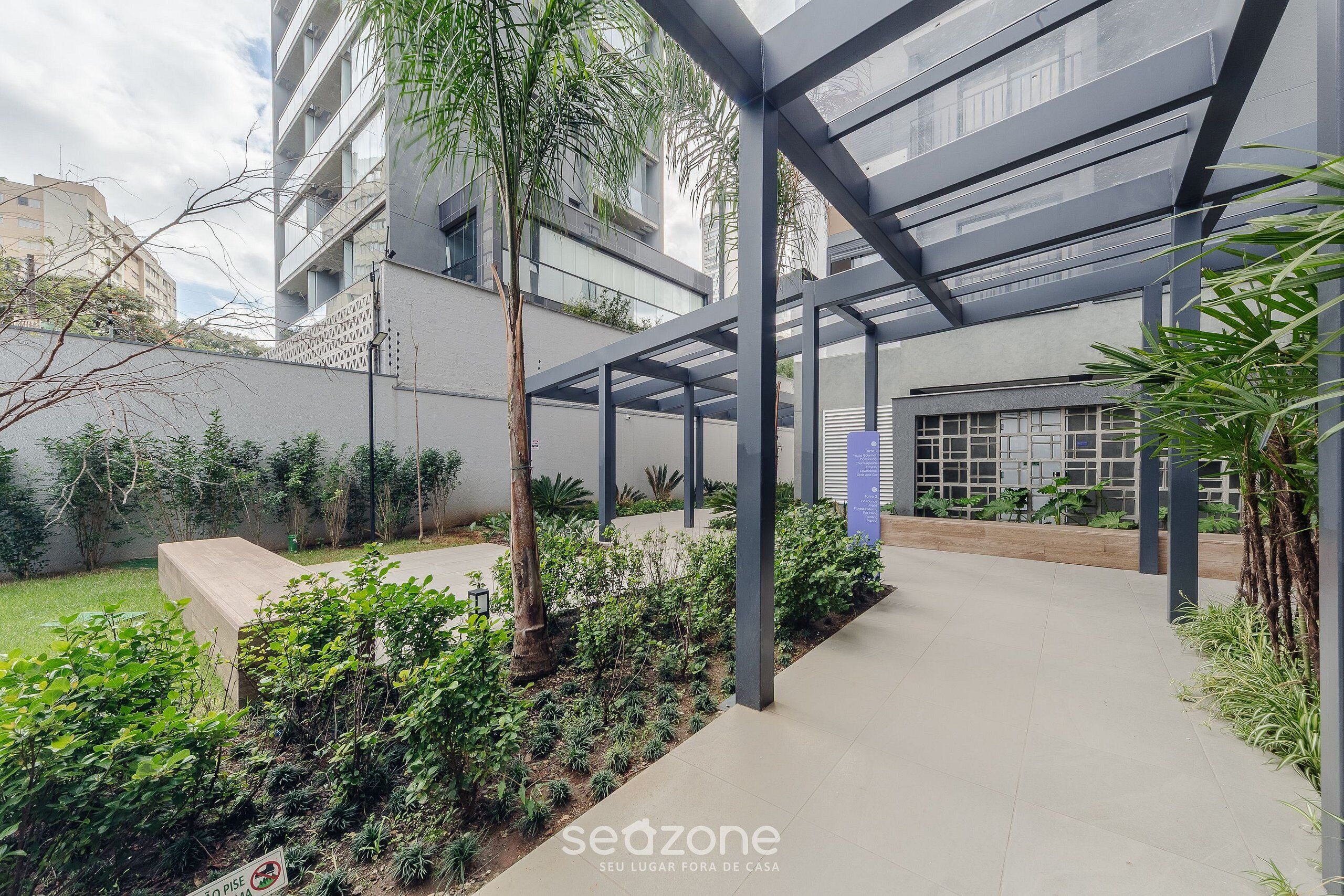 المنطقة المحيطة بالمنشأة