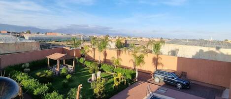 Piscine extérieure (ouverte en saison)