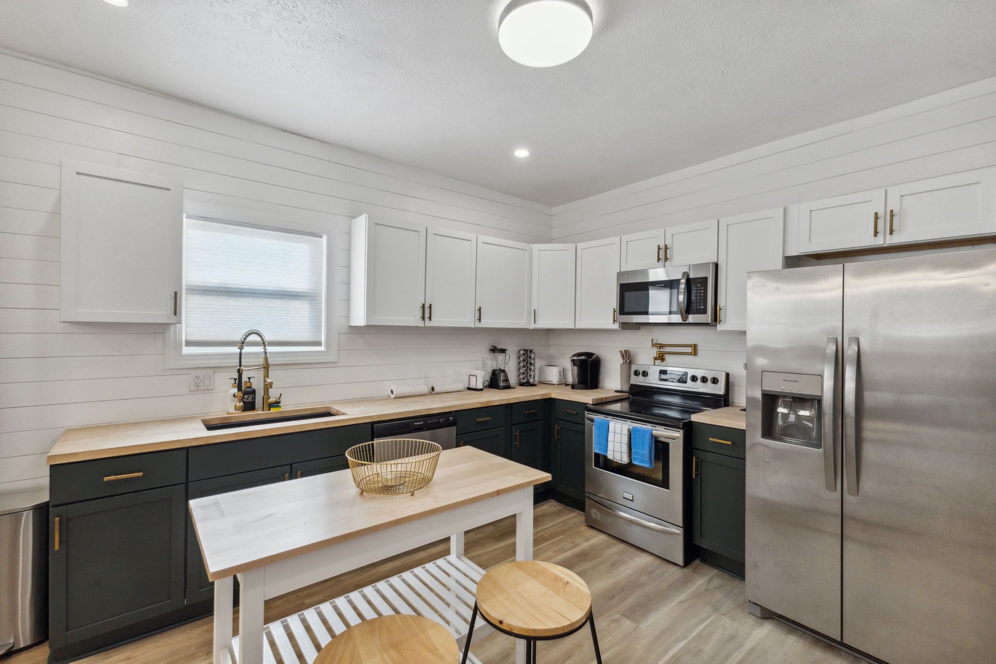 Microwave, oven, stovetop, dishwasher