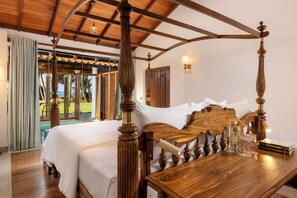 ห้องดีลักซ์ดับเบิล, สระว่ายน้ำส่วนตัว, วิวทะเล | ตู้นิรภัยในห้องพัก, โต๊ะทำงาน, ห้องเก็บเสียง, เตารีด/โต๊ะรีดผ้า