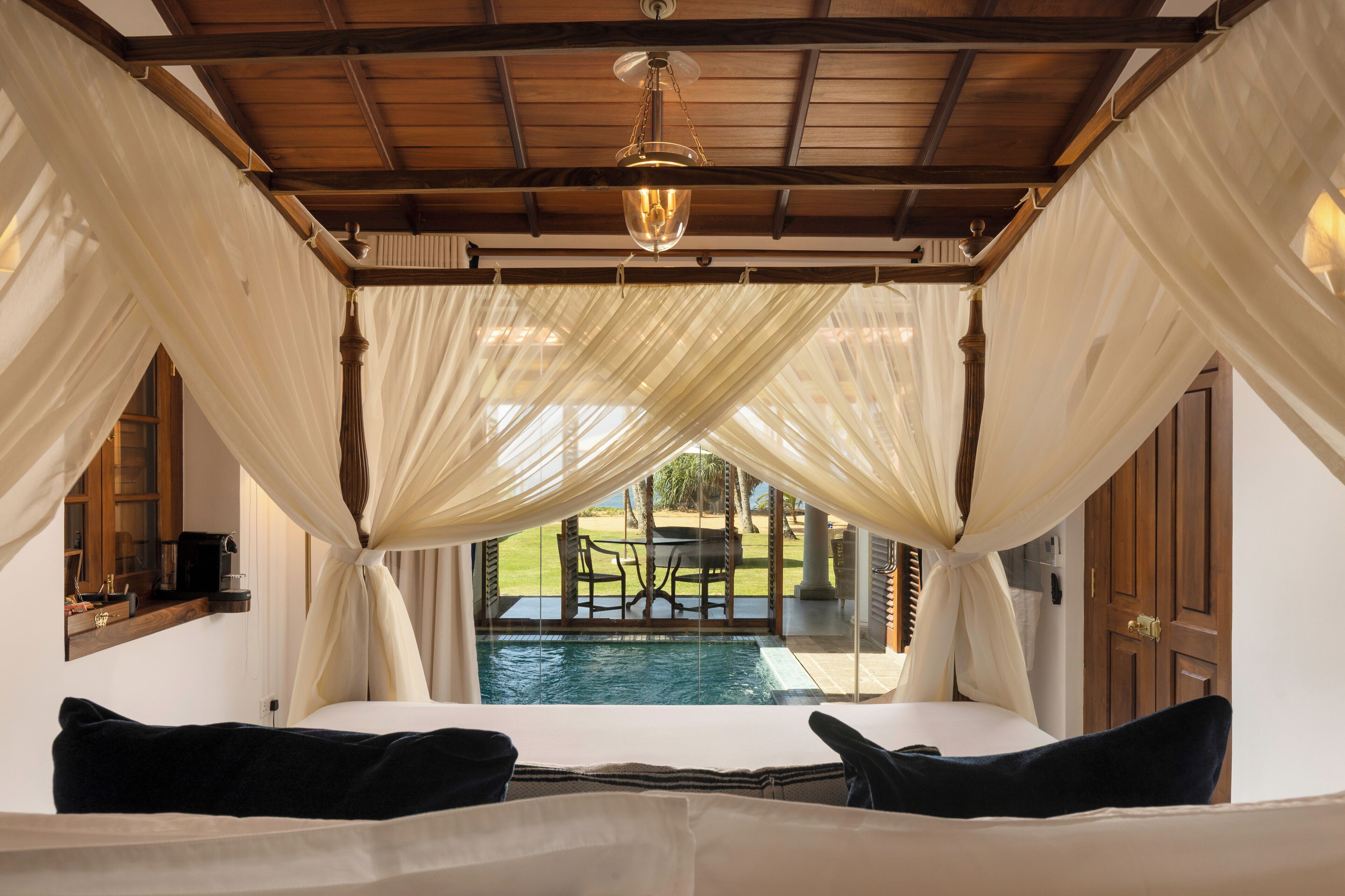 ห้องดีลักซ์ดับเบิล, สระว่ายน้ำส่วนตัว, วิวทะเล | ตู้นิรภัยในห้องพัก, โต๊ะทำงาน, ห้องเก็บเสียง, เตารีด/โต๊ะรีดผ้า