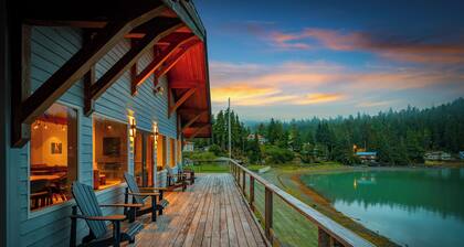 Alaska Glacier | Waterfront, Hot Tub & Mountain View
