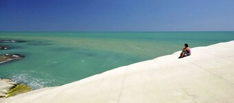 Spacious, newly renovated apartment a few kilometers from Agrigento