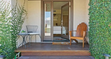 5-Bedroom Farmhouse near Country Club