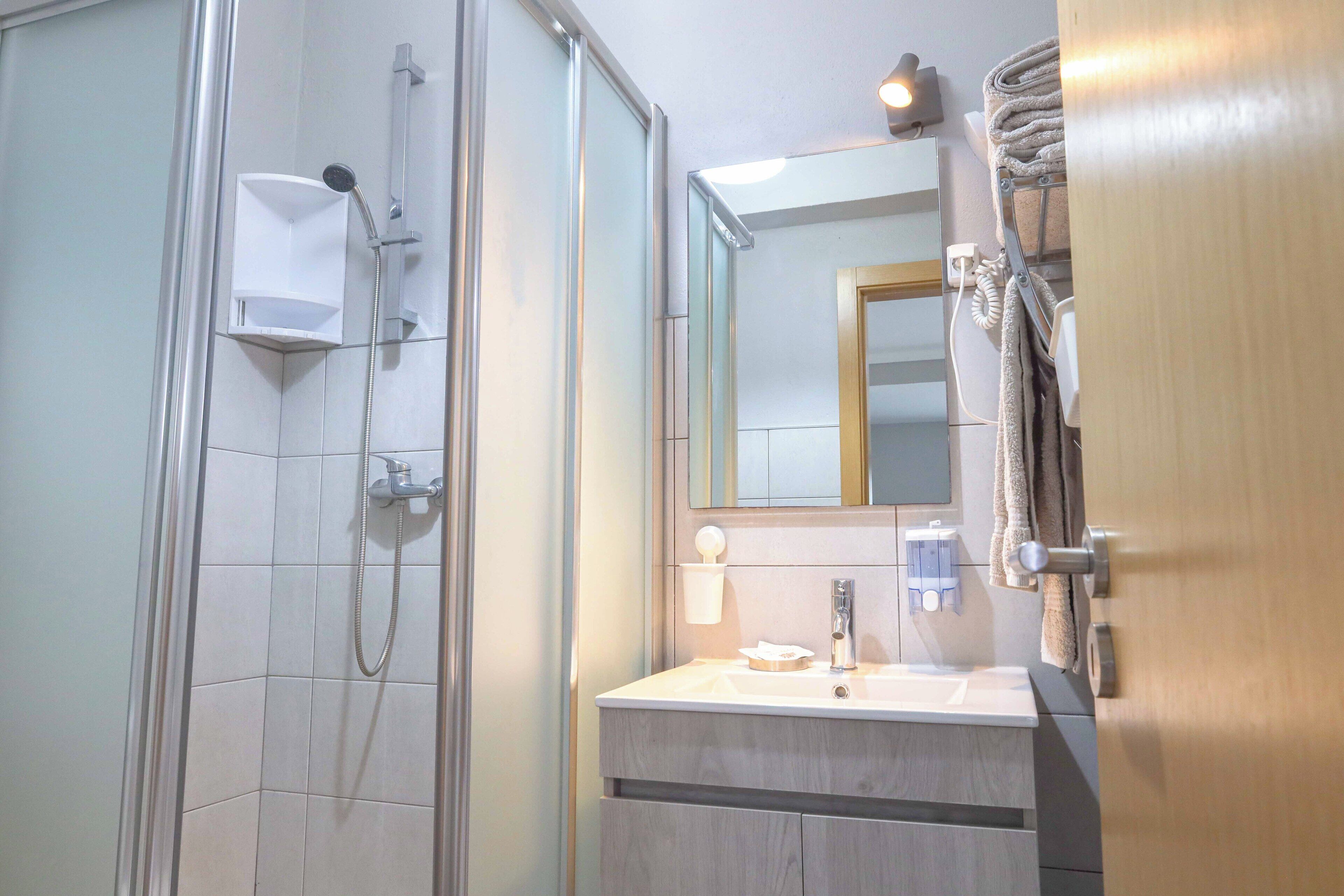 Produtos de toalete grátis, secador de cabelo