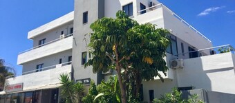 Água-Viva by Umbral