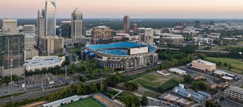 Modern Rooftop Terrace with 3King beds only 12min walk to BoA stadium.