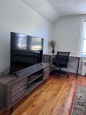 Interior - The Mendon Oasis - Woonsocket (Woonsocket)