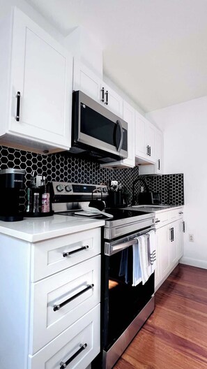 Fridge, microwave, oven, stovetop