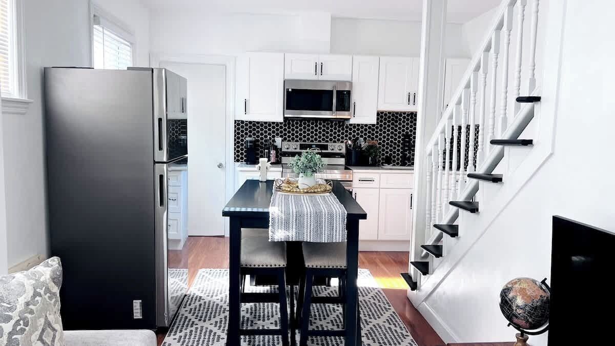 冰箱、微波炉、烤箱、炉灶