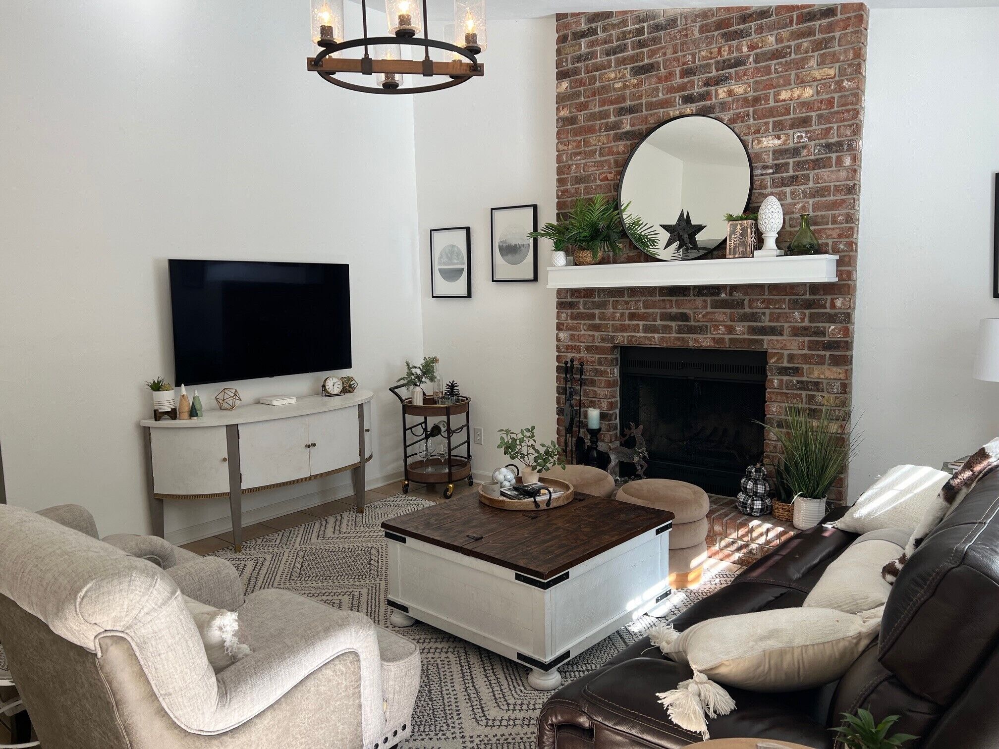 Télévision, cheminée