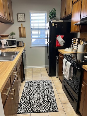 電子レンジ、オーブン、コンロ、食器洗い機