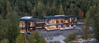 Modern Lakeside Oasis- Stunning Sunsets-Hot Tub-Dock