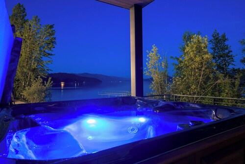 Modern Lakeside Oasis- Stunning Sunsets-Hot Tub-Dock