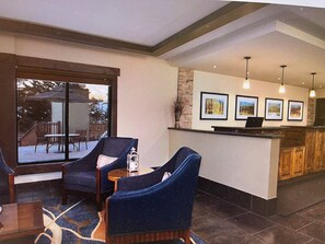 المنشأة من الداخل