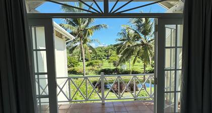 NEW Luxury Villa on Golf Course – Minutes from Beach