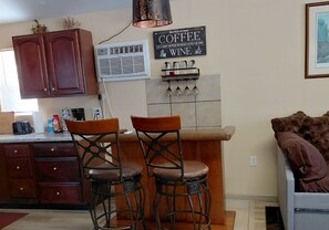 Interior - Cozy Cabin (Sunrise Beach)