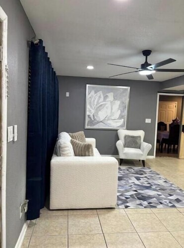 The Royal Retreat –3 Br Getaway