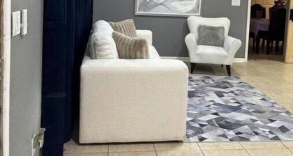 The Royal Retreat –3 Br Getaway