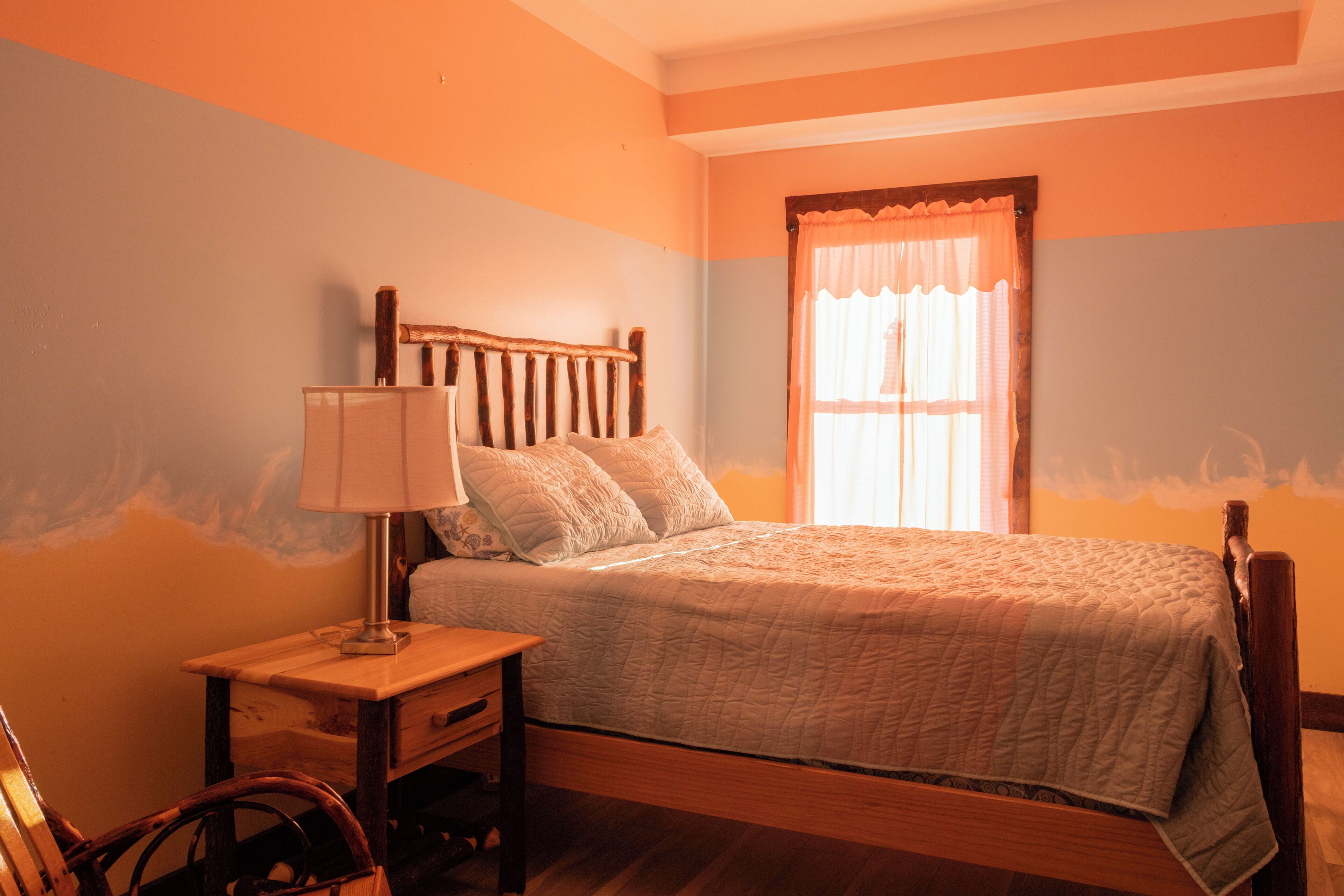 6 bedrooms, iron/ironing board, WiFi, bed sheets