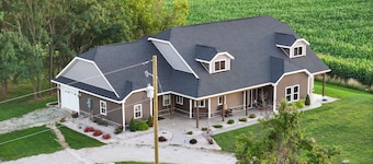 Large Private Home, Sleeps 20, Great for Groups