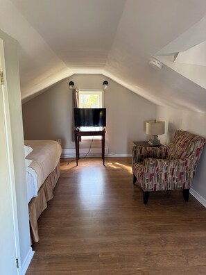 1 غرفة نوم ومكواة/لوح كي وواي فاي وملاءات أسرّة