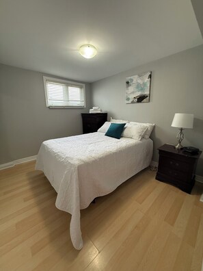 2 chambres, fer et planche à repasser, Wi-Fi gratuit, draps fournis