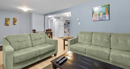 Cozy 2BR Loft Fast WiFi Parking