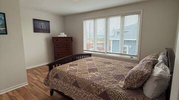 2 bedrooms, iron/ironing board, travel cot, free WiFi