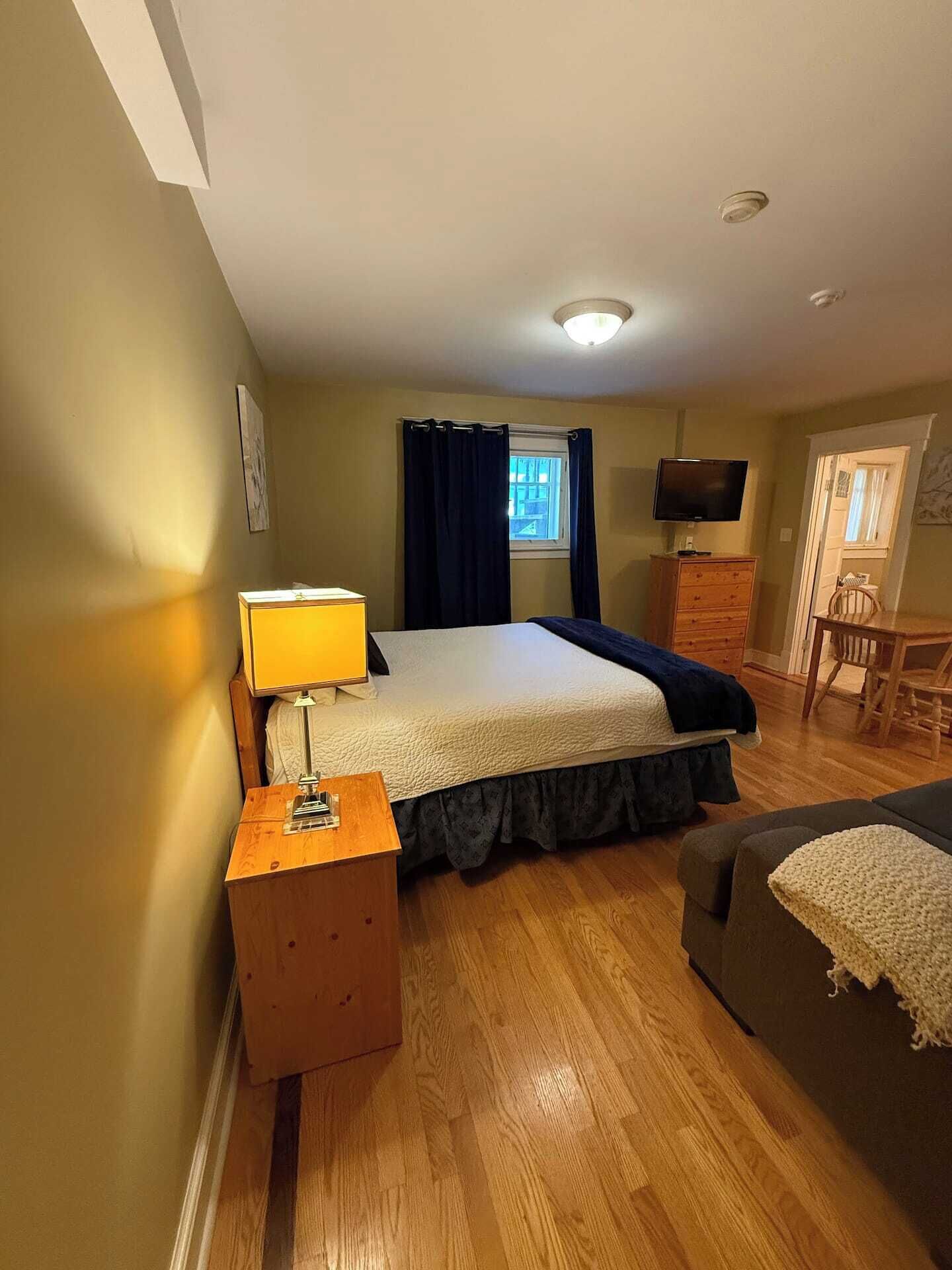 1 dormitorio, tabla de planchar con plancha, cuna de viaje y wifi gratis