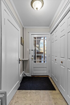 Interior - Midstream Premier 2BR Wi-Fi Parking (St. John's)