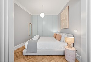 Fer et planche à repasser, accès Internet, draps fournis