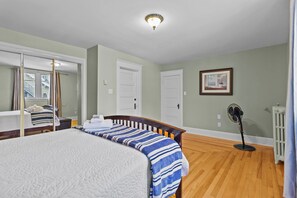 2 Schlafzimmer, Bügeleisen/Bügelbrett, Reisekinderbett, kostenloses WLAN