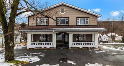 Midstream Modern 2BR Wi-Fi Parking
