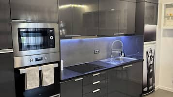 Microwave, oven, stovetop, dishwasher