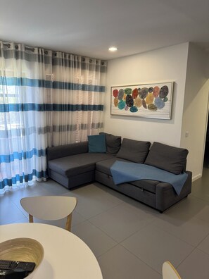 TV, fireplace - Varandas Do Golf Sun Set View 1-bedroom apartment in Praia de Mira (Praia de Mira)