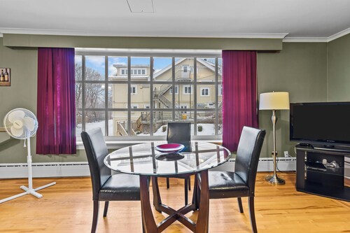 Midstream Flat 2BR Wi-Fi Parking