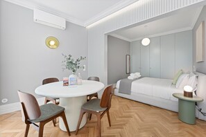 Fer et planche à repasser, accès Internet, draps fournis