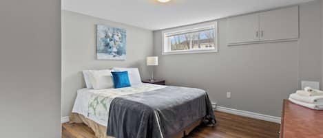 2 bedrooms, iron/ironing board, travel crib, free WiFi