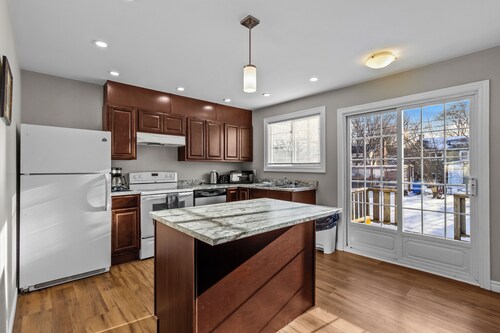 Spacious 3BR WiFi W/D Parking