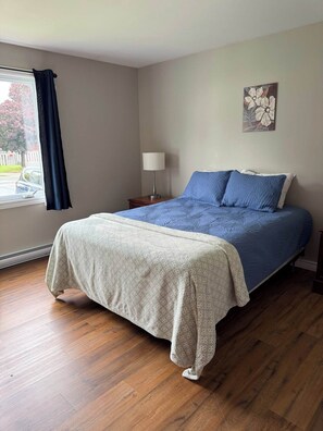 3 chambres, fer et planche à repasser, lit parapluie, Wi-Fi gratuit