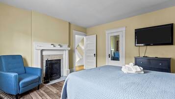 2 habitaciones, tabla de planchar con plancha y cuna de viaje