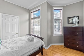 2 Schlafzimmer, Bügeleisen/Bügelbrett, Reisekinderbett, kostenloses WLAN