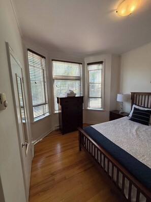 2 chambres, fer et planche à repasser, lit parapluie, Wi-Fi gratuit