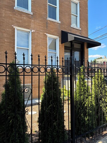 Historic feel, Modern comfort Walk to parks and food in beautiful Chicago