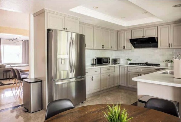 Fridge, microwave, oven, stovetop