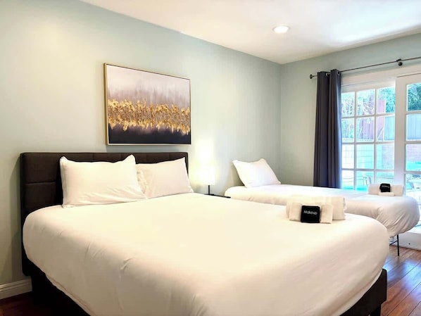 3 habitaciones, tabla de planchar con plancha, cuna de viaje y wifi