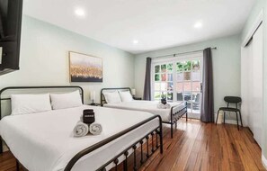 4 Schlafzimmer, Bügeleisen/Bügelbrett, Reisekinderbett, WLAN