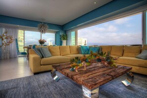 Smart TV - Casa Kimberly at Icon Puerto Vallarta-Oceanfront Luxury Retreat /Panoramic Views (Puerto Vallarta,)