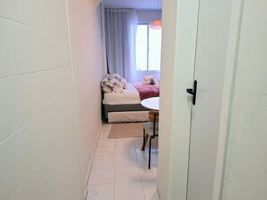 Studio | Verduisterende gordijnen, een strijkplank/strijkijzer, gratis wifi